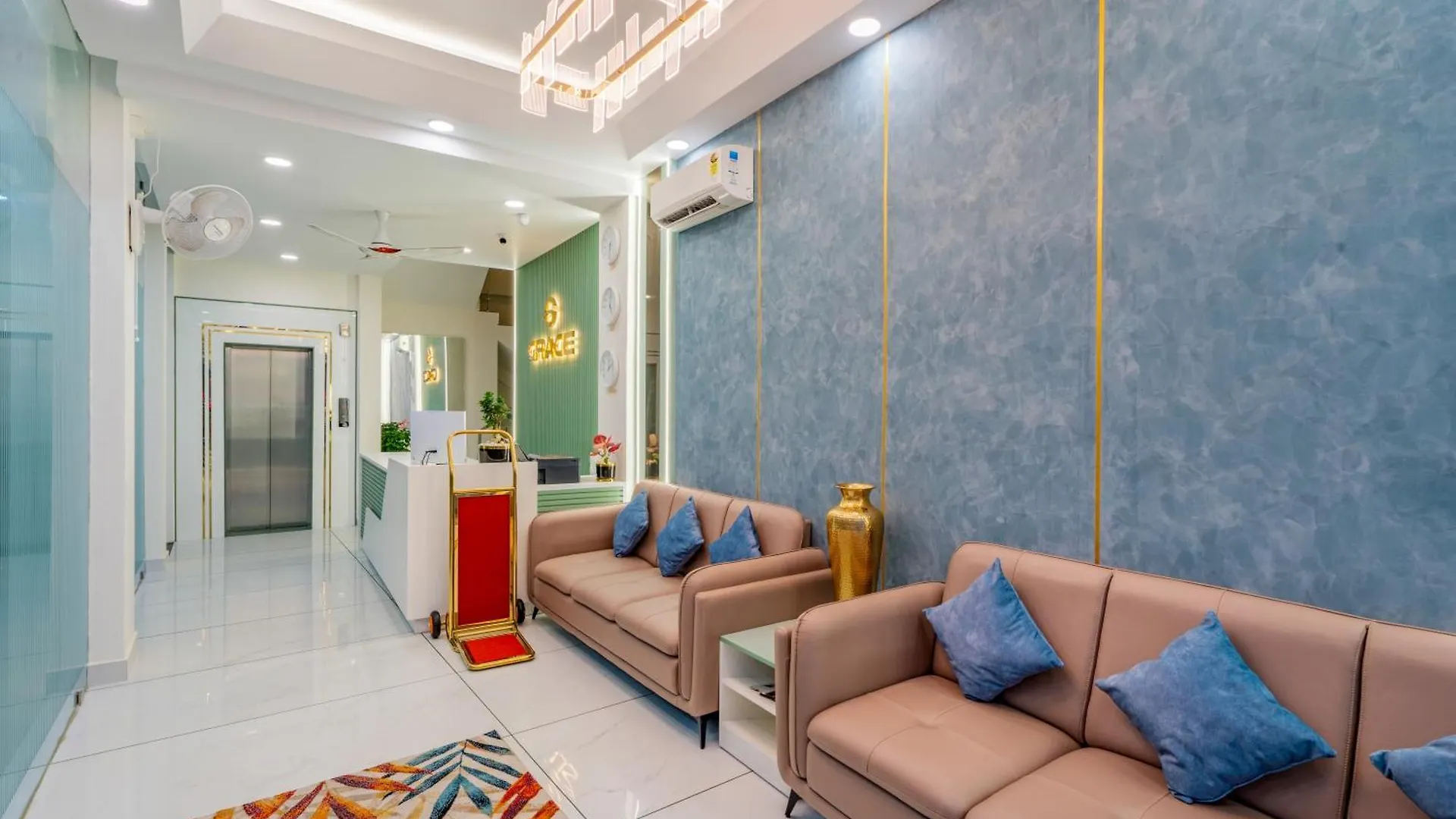 Grace Suites Kochi Otel