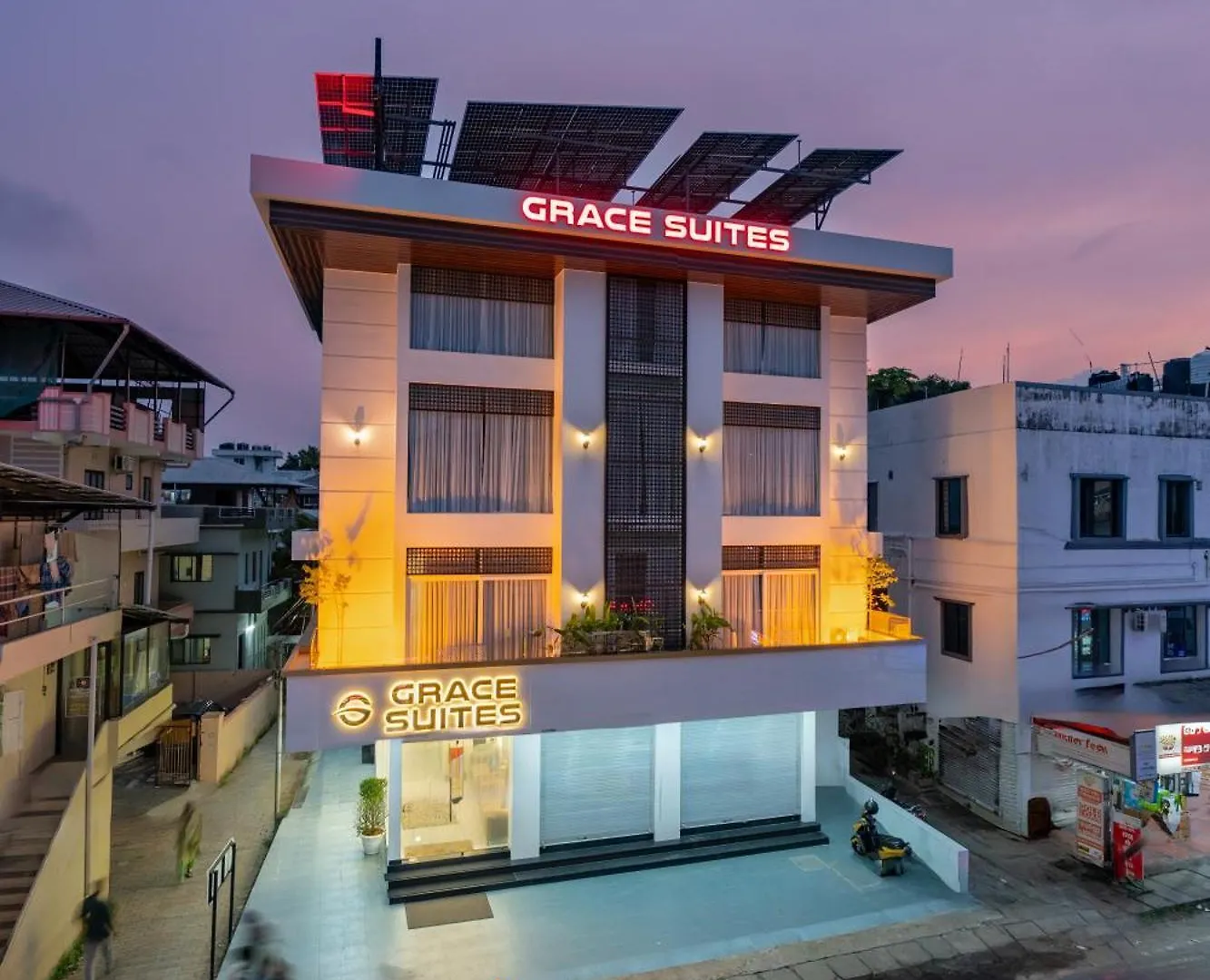 Grace Suites Kochi 3*,